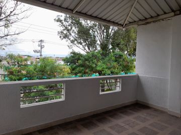 VENTA DE HERMOSA CASA EN LAS MERCEDES PALMIRA