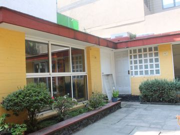 ATENCION INVERSIONISTAS CASA COMO TERRENO EN LA DEL VALLE