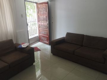 SE VENDE 1 PISO 110 M2 EN TODA UNA ESQUINA EN LOS OLIVOS POTENCIAL PARA NEGOCIO.