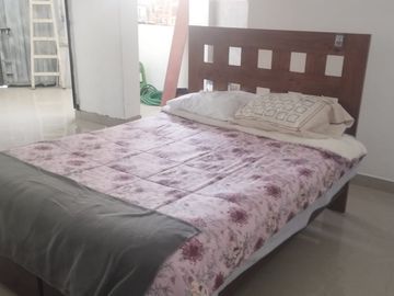 SE VENDE 1 PISO 110 M2 EN TODA UNA ESQUINA EN LOS OLIVOS POTENCIAL PARA NEGOCIO.