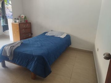 SE VENDE 1 PISO 110 M2 EN TODA UNA ESQUINA EN LOS OLIVOS POTENCIAL PARA NEGOCIO.