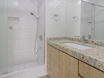 VENTA DEPARTAMENTO DUPLEX EXCLENTE TERRAZA Y PISCINA SURCO