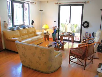CASA MARTIN DE ZAMORA CON MANQUEHUE, LAS CONDES, 442 M2 TERRENO, 5 DORMITORIOS, 3 BAÑOS, ESTACIONAMIENTOS, EXCELENTE PATIO