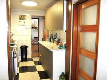 CASA MARTIN DE ZAMORA CON MANQUEHUE, LAS CONDES, 442 M2 TERRENO, 5 DORMITORIOS, 3 BAÑOS, ESTACIONAMIENTOS, EXCELENTE PATIO