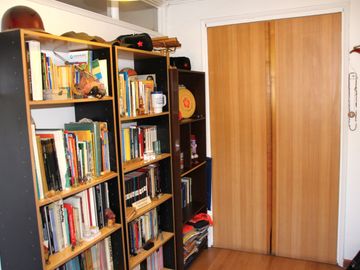 CASA MARTIN DE ZAMORA CON MANQUEHUE, LAS CONDES, 442 M2 TERRENO, 5 DORMITORIOS, 3 BAÑOS, ESTACIONAMIENTOS, EXCELENTE PATIO