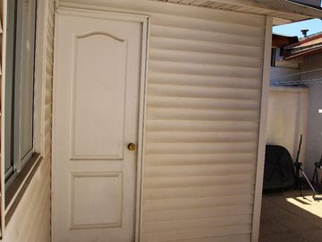 CASA MARTIN DE ZAMORA CON MANQUEHUE, LAS CONDES, 442 M2 TERRENO, 5 DORMITORIOS, 3 BAÑOS, ESTACIONAMIENTOS, EXCELENTE PATIO