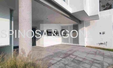 VENTA DE CASA NUEVA EN PARQUE HABANA EN LOMAS DE ANGELÓPOLIS II ZONA AZUL