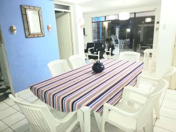 SE VENDE HERMOSA CASA DE PLAYA, EN CONDOMINIO ISLA DEL SOL.