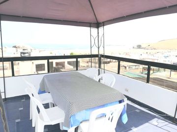 SE VENDE HERMOSA CASA DE PLAYA, EN CONDOMINIO ISLA DEL SOL.
