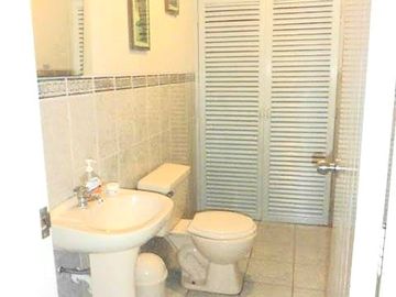 SE VENDE HERMOSA CASA DE PLAYA, EN CONDOMINIO ISLA DEL SOL.