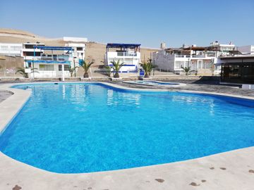 SE VENDE HERMOSA CASA DE PLAYA, EN CONDOMINIO ISLA DEL SOL.