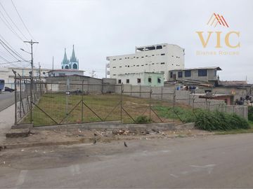 Se vende terreno esquinero en el cantón La Libertad – Santa Elena