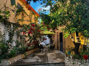 CASA EN VENTA COLONIAL CON AMPLIO JARDIN EN CIUDAD DEL CARMEN, CAMPECHE