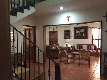 CASA EN VENTA COLONIAL CON AMPLIO JARDIN EN CIUDAD DEL CARMEN, CAMPECHE