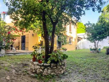 CASA EN VENTA COLONIAL CON AMPLIO JARDIN EN CIUDAD DEL CARMEN, CAMPECHE