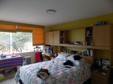 Se vende hermosa casa de 3 pisos en Av Caminos del Inca, Surco!