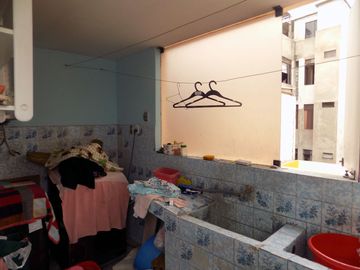 Se vende hermosa casa de 3 pisos en Av Caminos del Inca, Surco!