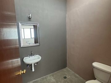 VENTA DE CASA ZONA LA PAZ (Adecuada para oficina)