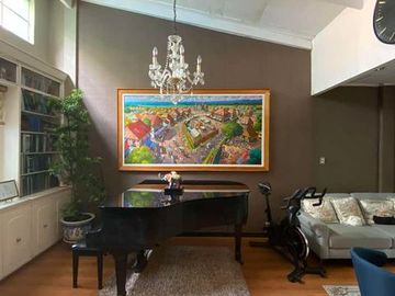 Split-Level House w/ 6-Bedrooms for Sale in Little Baguio, San Juan City