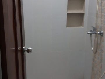 Disewakan CEPAT, Rumah 1 Lt, Rapi, Bagus, Row 2 Mobil, Kelapa Gading