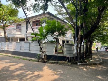 Rumah Hook di Bintaro Sektor 2, 800 Meter Ke Stasiun Pondok Ranji