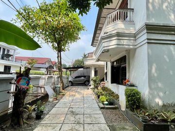 Rumah Hook di Bintaro Sektor 2, 800 Meter Ke Stasiun Pondok Ranji