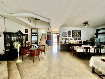 Rumah Hook di Bintaro Sektor 2, 800 Meter Ke Stasiun Pondok Ranji