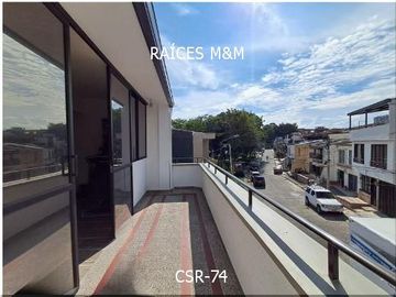 VENDO ESPECTÁCULAR CASA DE 236 MTS2, DE 3 NIVELES, 7 HABITACIONES AMPLIAS.