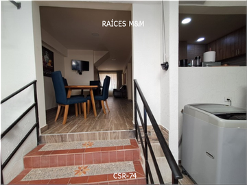 VENDO ESPECTÁCULAR CASA DE 236 MTS2, DE 3 NIVELES, 7 HABITACIONES AMPLIAS.