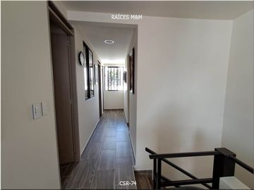 VENDO ESPECTÁCULAR CASA DE 236 MTS2, DE 3 NIVELES, 7 HABITACIONES AMPLIAS.
