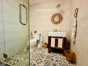 Luxury Beachfront Condo for Sale at Bay View Resort Pattaya 2 Bedrooms 153 sqm Fully Furnished Stunning Sea View Pattaya, Chonburi