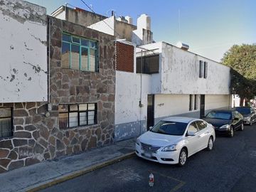 CASA EN PLUTARCO GONZALEZ 