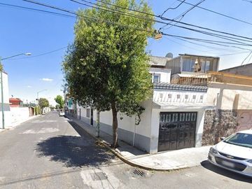 CASA EN PLUTARCO GONZALEZ 