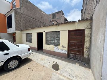 Venta de casa como Terreno en San Juan de miraflores