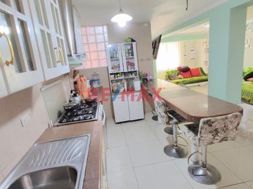Amplio Departamento En 1Er Piso En Santa Anita A Minutos De Real Plaza Puruchuco
