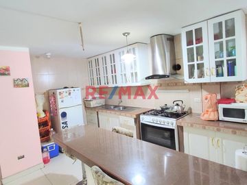 Amplio Departamento En 1Er Piso En Santa Anita A Minutos De Real Plaza Puruchuco
