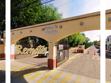CASA EN REMATE EN FRACCIONAMIENTO PASEOS DE CHOLULA PUEBLA