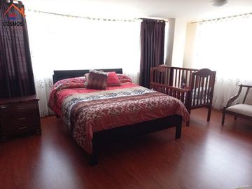 Casa de venta en Otavalo, centro, 4 plantas, 322 m2