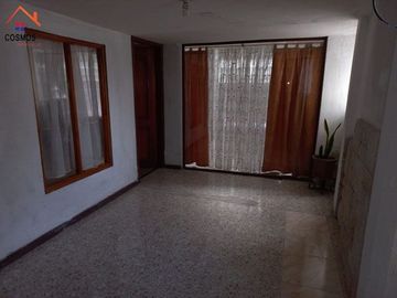 Casa de venta en Otavalo, centro, 4 plantas, 322 m2
