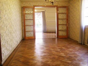 En venta excelente casa servicios profesionales o residencial en Providencia. Destino comercial.