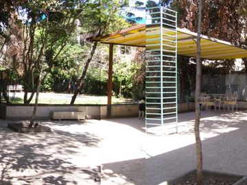 En venta excelente casa servicios profesionales o residencial en Providencia. Destino comercial.