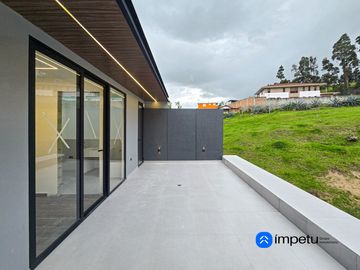 Se vende casa al norte de la ciudad de Loja