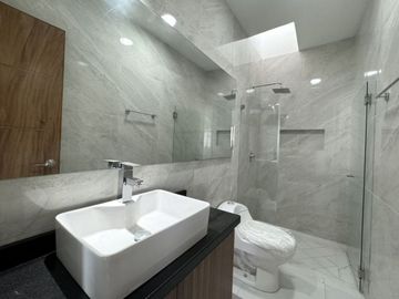CASA EN VENTA EN VALLE IMPERIAL