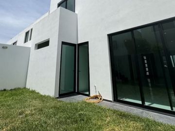 CASA EN VENTA EN VALLE IMPERIAL