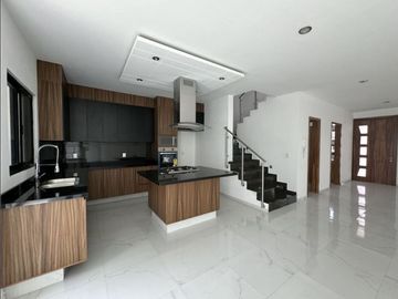CASA EN VENTA EN VALLE IMPERIAL