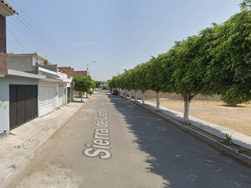 LCD  VENTA DE CASA  COL LOS OLIVOS ,CELAYA