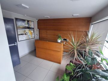🏡 En Venta: Moderno Departamento En Casimiro Ulloa, Miraflores 🌆