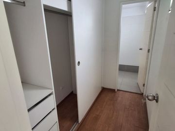 🏡 En Venta: Moderno Departamento En Casimiro Ulloa, Miraflores 🌆