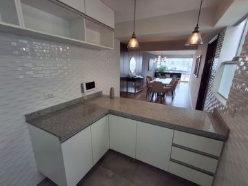 🏡 En Venta: Moderno Departamento En Casimiro Ulloa, Miraflores 🌆