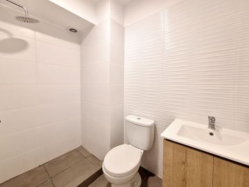 Venta de departamento santa catilina en condominio con cochera y 3 habitaciones